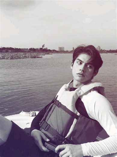 Nene và Bright: Khoảnh Khắc Đáng Yêu