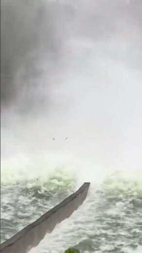 hồ kẻ gỗ xã lũ mạnh