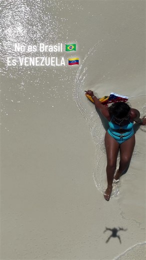 Discover Venezuela's Beauty: Los Roques Awaits!