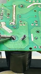 143K views · 711 reactions | Soldering capacitors #elco #solderings | Suyadi Maya Tehnic | Facebook
