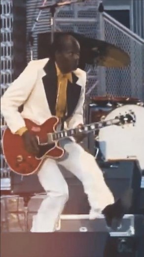 Chuck Berry with Bruce Springsteen & The E Street Band "Johnny B. Goode" | Concert for the Rock Hall