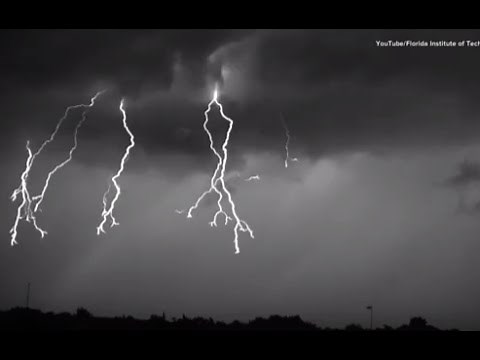 Epic Lightening Strike Caught in Slow Motion