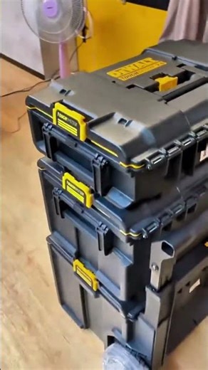 DEWALT TSTAK Box : Easy Access with Extra-Large Storage and also Removable Tray