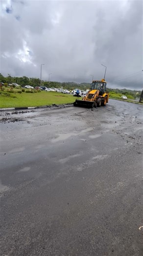 🚜 Motorway Clearance in Action Our Top Operator Ryan on the Wheel | FARZ Excavation and Demolition Services - JCB 3CX & Lorry