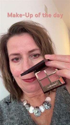 Make-Up of the day using Pillow Talk eyeshadow palette from ‪@CharlotteTilbury‬ #makeupoftheday