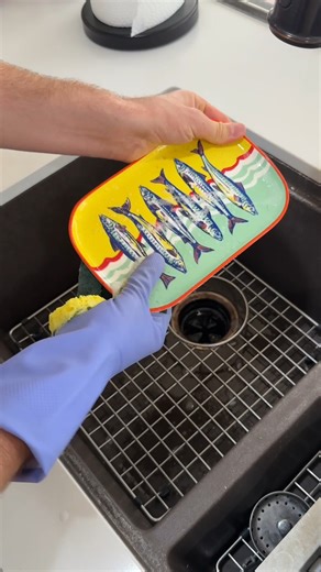 Now I look forward to washing dishes Wes & Alison share a helpful and creative DIY tutorial hack for making dishwashing chores fun and easy. This original video was produced by Wes and Alison. | Life With Wes & Alison