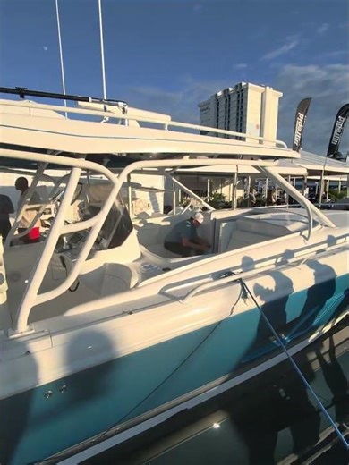 Intrepid Valor 41 Center Console – YachtBuying101.com