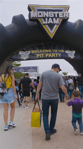 Con increíbles camionetas y acrobacias, saltos espectaculares y pura adrenalina, Monster Jam es la definición de diversión. ¡Experiméntalo en vivo! | Monster Jam