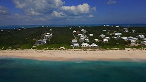Nestled on Elbow Cay in Abaco, specifically at Turtle Hill, this recently refurbished and redesigned tropical paradise boasts a three-level primary residence connected to a two-level beach house by an elevated pathway. Leapin' Lizards 📍 Hope Town, Abaco, Bahamas 7 Beds⁠ | 7.5 Baths⁠ | 0.37 Acres $3,950,000 | MLS ID: 48648 | 🔗 tinyurl.com/rssrm22v Jane Patterson | 1 242.577.0344 Jane.Patterson@SIRbahamas.com ⁠ #EPOTD #SIRbahamas #LiveBahamas #LuxuryRealEstate #SothebysRealty #LuxuryHome #Luxury