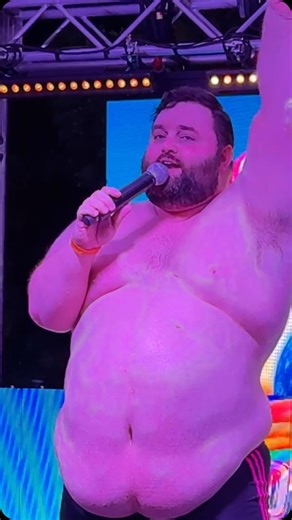 Kyle McIntire on Instagram: "PINK PONY CLUB LIVE!!!!!!!!🎤💗 This was my closer at @cannonballbash ⛱️ 🎶🎼🎵- @jonathanymusic 🎥 - @aus_rivers Creative Director - @stanthonysings #chappelroan #pinkponyclub #rock #pop #singer #music #fyp #bear #beard #belly #cannonball"