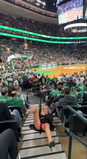 Reporter Falls at NBA Game #fail #fall #reporter #nba