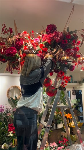 Inflorescence | La boutique s’est parée de mille feux. Comme une respiration nouvelle. La première vitrine s’habille de rouge, un rouge profond, un rouge... | Instagram
