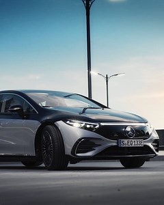 #EQS: Die erste vollelektrische Luxuslimousine von Mercedes-EQ. Durch die Verschmelzung von Technologie, Design, Funktionalität und Konnektivität begeistert er Fahrer*innen und Passagiere gleichermaßen. | Mercedes-Benz Sindelfingen