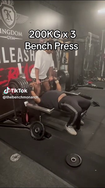 200kg for an easy triple on bench press #gymtok #getstrong #powerlifting #benchpress #strength