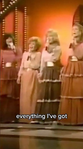 What a magical moment as Brenda joins the Mandrell sisters for “I’m Yours, Lord!” ✨