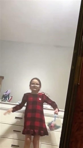 My bestie kennasyn doing the new SpongeBob dance