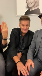 4.2K views · 251 reactions | Unboxing unserer exklusiven Fanbox Ein paar Exemplare gibt es noch! Was ist euere Liebligs-Item aus der Box? Wir finden ja, dass die Fanbox ein sehr geeignetes Weihnachtsgeschenk für eure Liebsten sein kann Ihr könnt sie exklusiv im PUR-Shop bestellen. https://pur.bravado.de/p51-i4260316971272/pur/persoenlich/index.html | PUR | Facebook