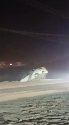 En Cabo San Lucas, Baja California Sur, México, se ha activado el protocolo de atención a salida de camino en el puente que pasa sobre Costco en la carretera transpeninsular. Las unidades de emergencia se dirigen al lugar. | Sistema Alerta Ciudadana Los Cabos