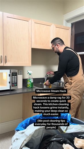BEST Microwave Steam Hack | clean the microwave fast with this easy cleaning tip from professionals