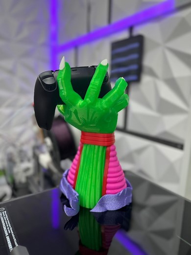 103K views · 1.5K reactions | Piccolo Controller Stand  ‍Model by: 3d_factorybox 婢Filament: PLA ⏰ Print Time : 23h️Printer: X1cSlicer:Bambu Studio〰️Layer Height 0.2 mm 10% Infill. Supports | Print Warriorr | Facebook