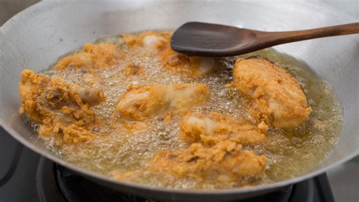 Water Is The Unlikely Key To Crispy, Mess-Free Chicken - Tasting Table