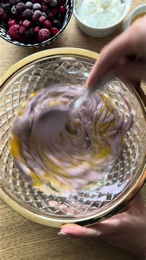 Flan protéiné aux fruits rouges à base de Skyr végétal