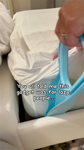 56K views · 497 reactions | Do you have a platform bed? Then you know what I’m talking about! Save your back and your nails with a mattress lifter. You can even use a wooden spoon. #gadgets #lifehacks #hacks #amazonfind #viralvideo | A Life Better Organized | Facebook