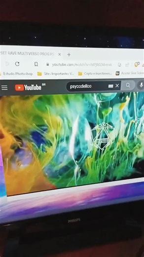 Como ocultar a área de trabalho do computador ou abrir várias para que você possa trabalhar com diversas telas sem precisar de outro monitor. é claro que tem pessoas que vão utilizar para esconder o que está vendo no computador já outras vão utilizar para trabalhar com vários programas ao mesmo tempo e se organizar melhor lembrando que essa função tem a partir do Windows 10 me diz se você sabia desse truque? #dicas #dicadeinformatica #windows10 #truques #computador #videoaula #videotutorial #sup