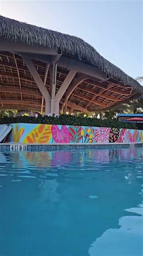 Come swim with me: infinity edge pool paradise