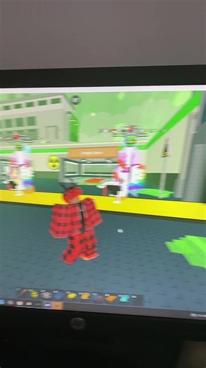 Rivelsclips (@coco.modder)’s video of how to get roblox admin cake hat