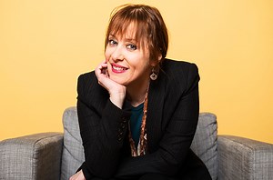 Suzanne Vega Talks New Album, Performs Live In Chart Beat Meet & Greet