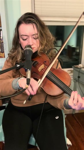 New fiddle loops for the KP band! Come see us on tour!🖤🐈‍⬛ #fiddle #violin #yallternative #strings