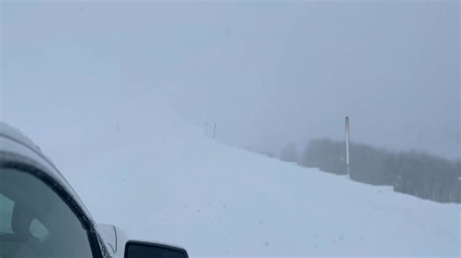 ICYMI: U.S. 395 is CLOSED 🛑 from State Route 203 (Mammoth Lakes) to State Route 182 in Bridgeport. The footage below comes from Conway Summit today. Keep in mind that a camera lens can see farther ahead in these conditions than your eyes. For current information about highway conditions, visit https://quickmap.dot.ca.gov. | Caltrans District 9