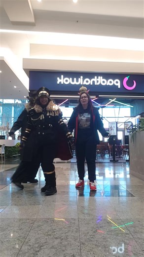 Exploring Public Server Dynamics in the Cosplay Community