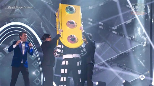 'Mask Singer 5' desenmascara a una leyenda mundial del fútbol como su segundo famoso en Antena 3