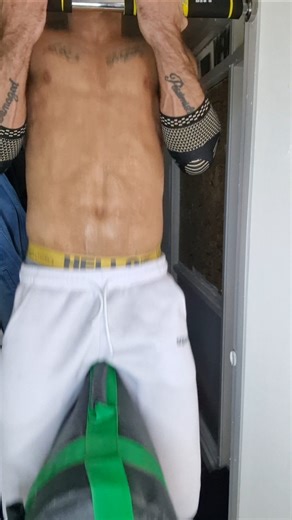 20kg pullup #pullups #biceppullup #determined #fitnessgoals