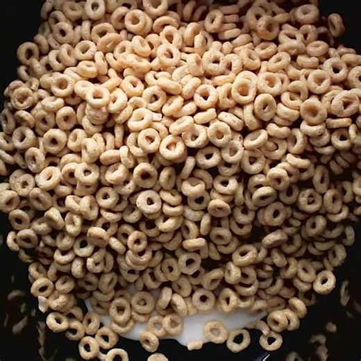 Crock-Pot Snowman Poop Recipe ->> https://crockpotladies.com/crockpot-snowman-poop-cake-mix-puppy-chow/ Get your giggle on with Crock-Pot Snowman Poop! A super fun puppy chow recipe with FREE Printable! | Crock-Pot Ladies