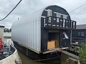 Newly Built Houseboat – Big Reduction – Fantastic Opportunity Harmony — Two-Storey Houseboat at an Incredible New Price. Harmony offers something truly special: a modern, newly built floating home on a private River Medway mooring, now dramatically reduced in price. Whether you want a full-time residence, a UK base, or a gorgeous holiday escape, this is exceptional value. Bright, spacious, Harmony gives you the freedom to create a home that reflects your style — all with stunning waterside views