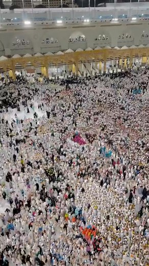 188K views · 2.7K reactions | صلى الله عليه وسلم . . . . . . . . #BasharatMuhammadyounas381 #reelsfypシ #masjid #trending #history #Makkah_and_Madinah_Eagerly_Await_You | Live Makkah Madinah | Facebook