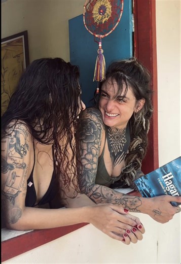 Descubra os Bastidores da Gravação com Amizade