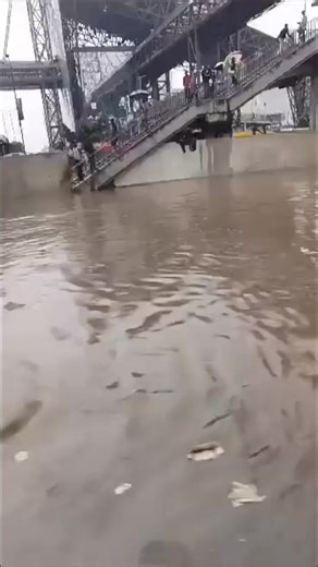Morning Torrential Rain Causes Severe Flooding in Oshodi#FloodingInLagos #rain #downpour #lagosstate #jointheconversation | Lagos Talks 91.3