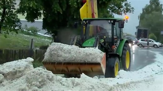 Video. Austria: storms and hail damage crops, derail train, disrupt festival