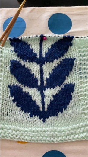 In progress a New Knitting Design #knittingmachine #knitting ng