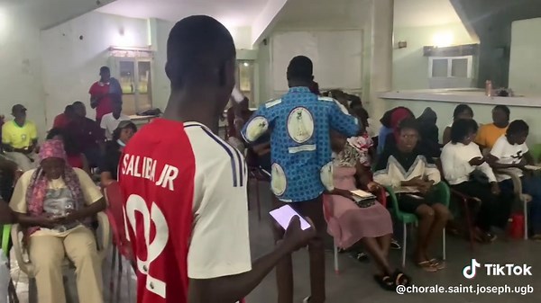 Répétition de la Chorale d'Adoration Chrétienne