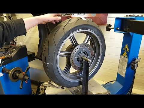 Motor kerék centírozása állványon