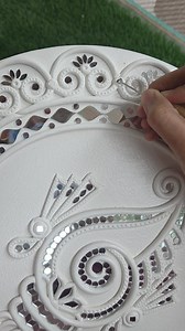 219 reactions · 6 comments | How I work with mirrors on wet clay...