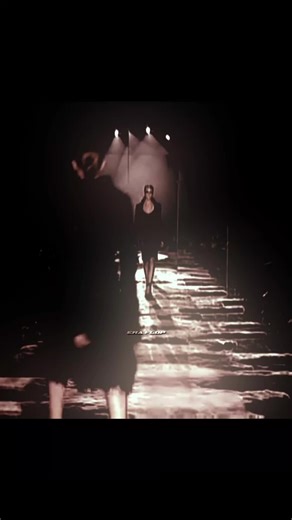 Eugenia Volodina: Gucci Fall Winter 2004 Fashion Showcase