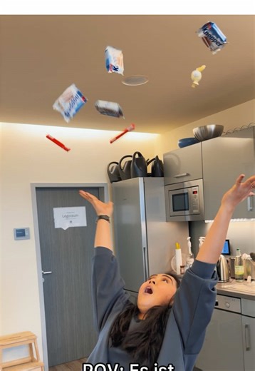 Körperliche Fitness 🤝Mentale Stärke Beim dotSource Gesundheitstag hieß es wieder: Raus aus dem Bürostuhl und rein ins interaktive Programm rund um Körper und Geist. 🏃‍➡️ Denn ein gesunder Geist braucht auch einen gesunden Körper, damit wir uns im Arbeitsalltag rundum wohlfühlen. Die Angebote reichten von Sehtests und ärztlichen Beratungen über individuelle Arbeitsplatz-Ergonomie, aktive Bewegungs- und Mobilisationspausen bis hin zu Vital-Checks, und Vibrationstraining für den Rücken. Auch die 