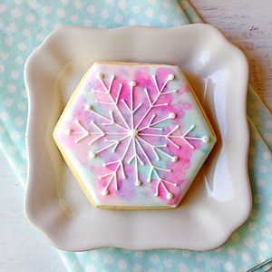 3.9M views · 5.6K reactions | This easy and fun "watercolor" technique produces impressive results! RECIPE & DETAILS --> https://www.glorioustreats.com/2019/12/watercolor-snowflake-cookies.html | Glorious Treats | Facebook