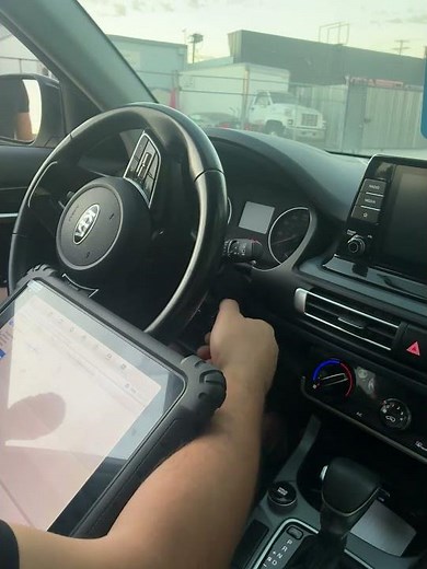 Kia Key Fob Programming & Testing | Revera Mobile Mechanic Beverly Hills